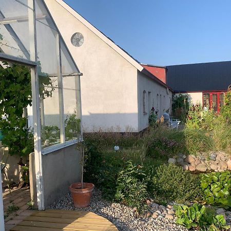 Strandbadsgården B&B Löderup Eksteriør billede