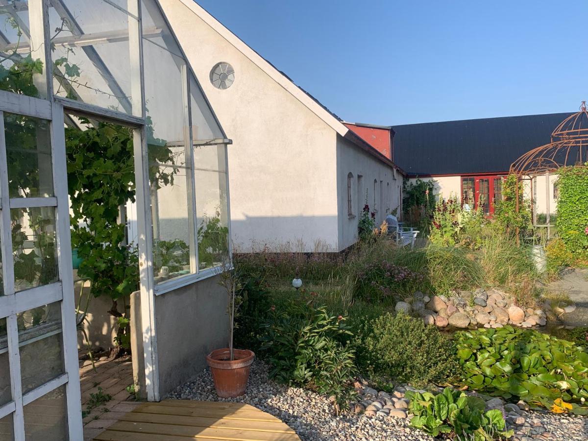 Strandbadsgården B&B Löderup Eksteriør billede